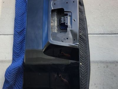 Nissan Titan tailgate