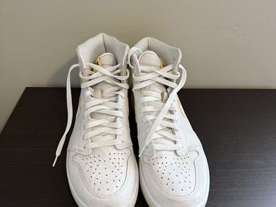 Jordan 1 Size 12M
