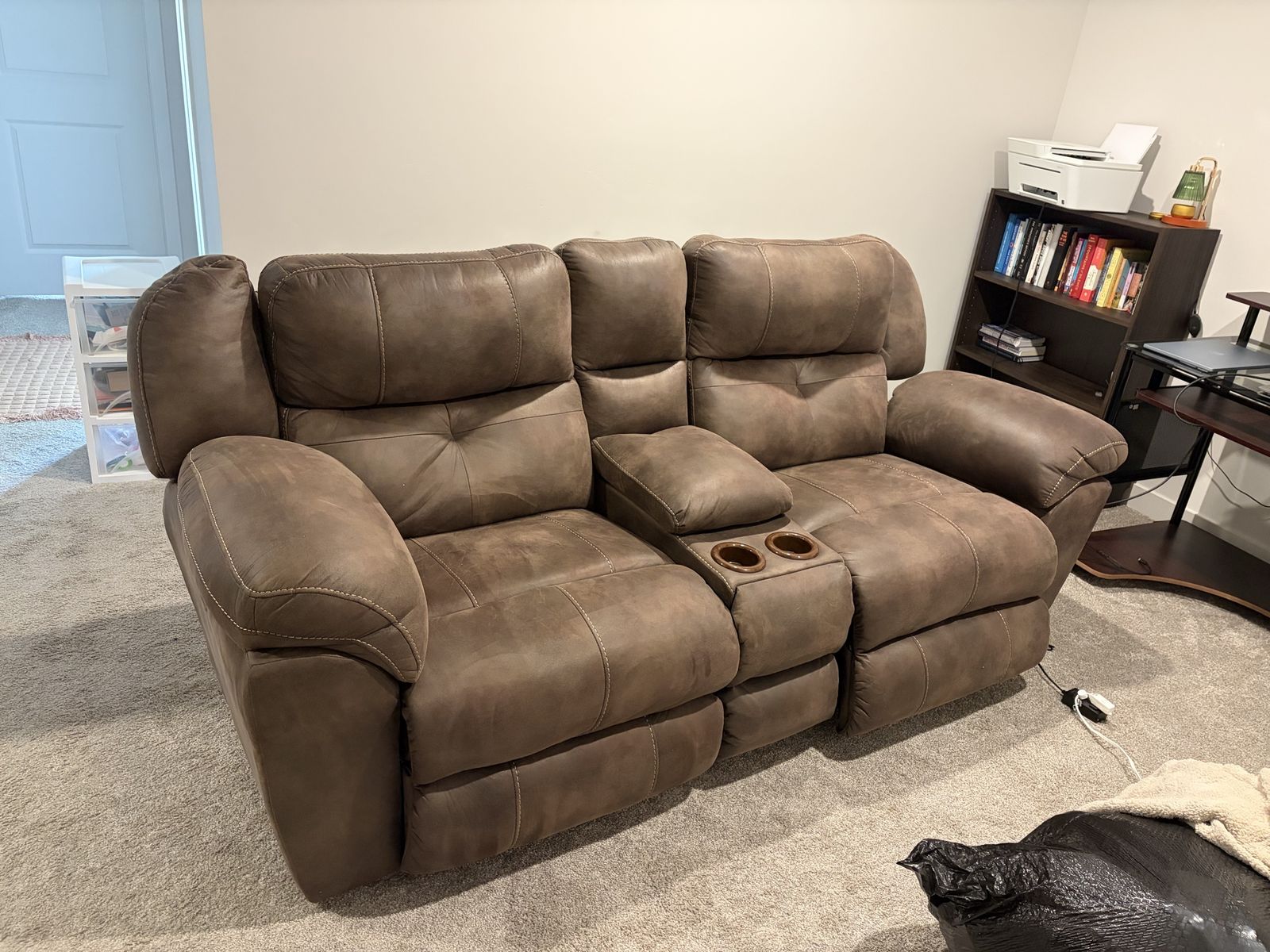 Brown Reclining Loveseat with Center Console & Cupholders - Power Recline
