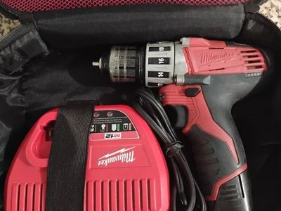 Milwaukee M12 3/8" Drill/Driver Model 2410-20 with Charger and Case
