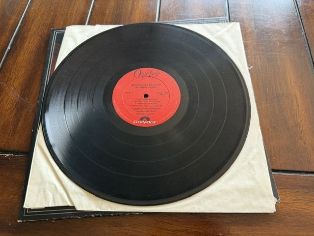 Main image 4