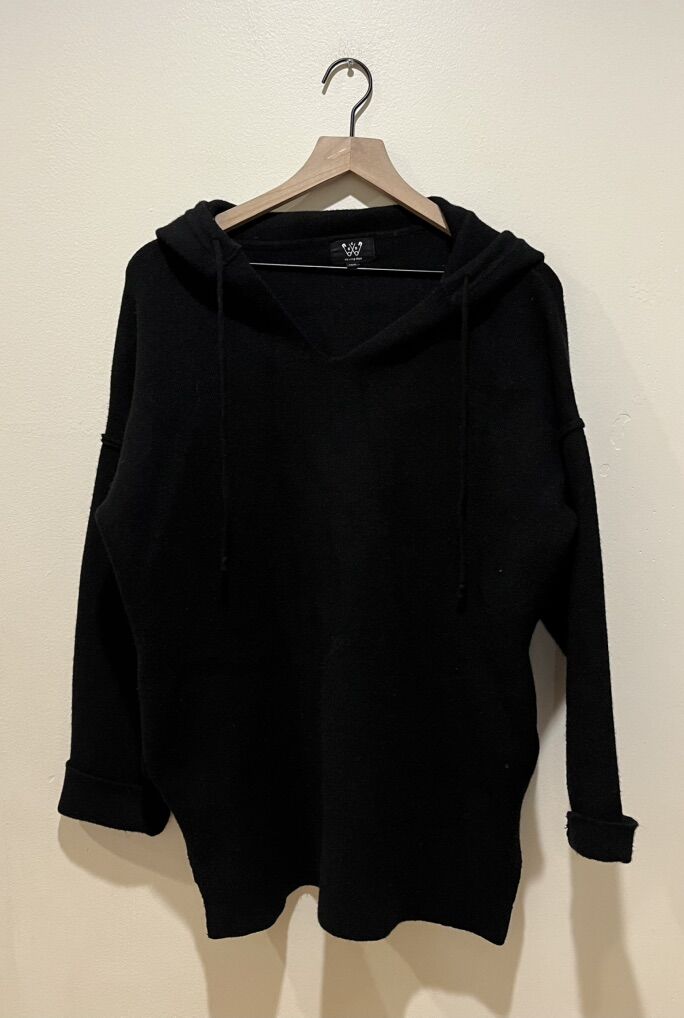Six Crisp Days Black Hooded Sweatshirt XS / small