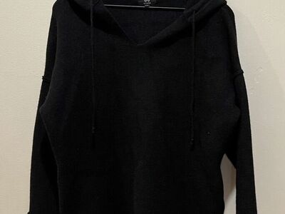 Six Crisp Days Black Hooded Sweatshirt XS / small