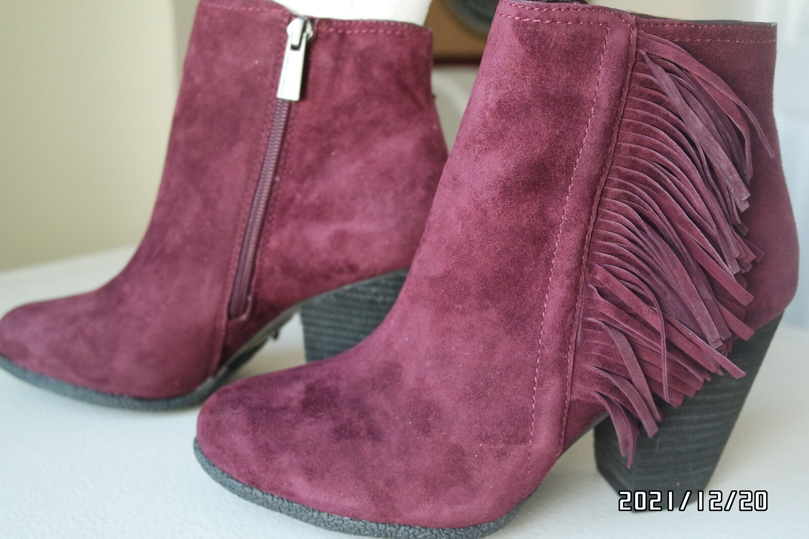 VINCE CAMUTO Hayzee Fringe Ankle Boots Deep Sugar Plum 7.5W