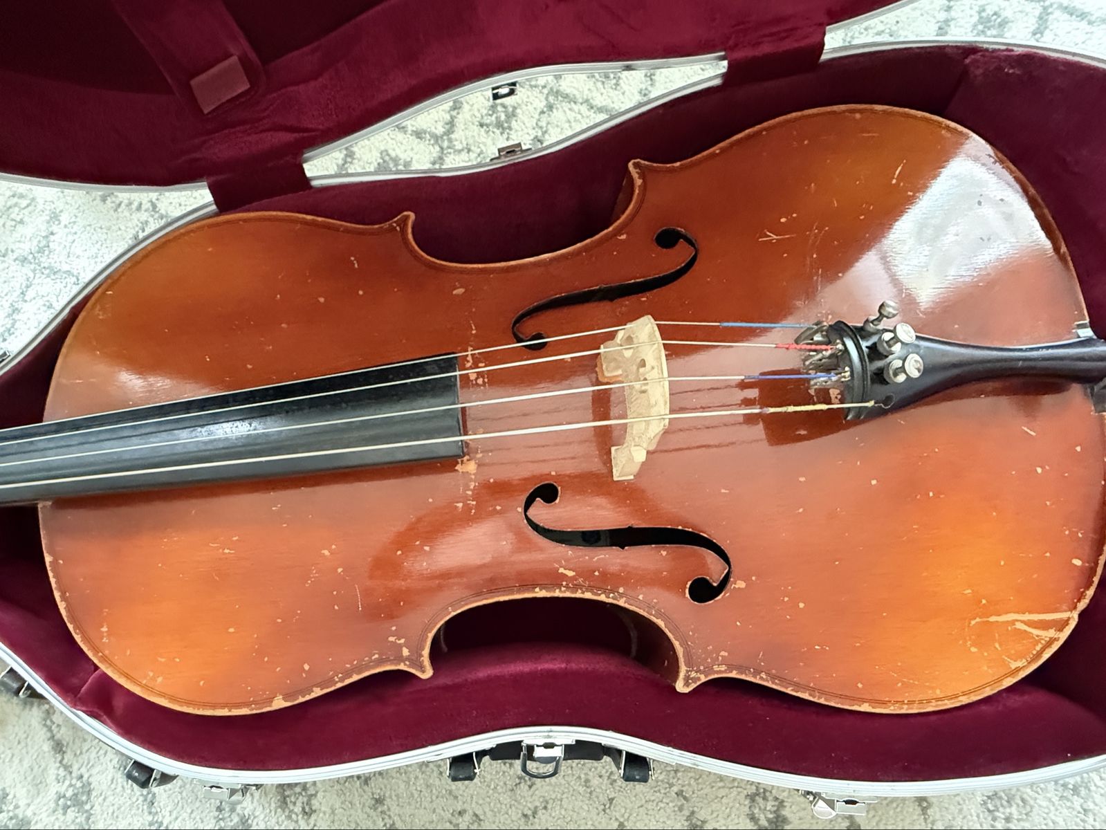 3/4 Cello with Hard Case and 2 Bows