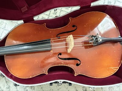 3/4 Cello with Hard Case and 2 Bows