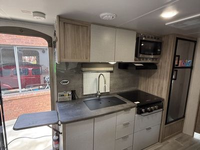 2021 Winnebago Micro Minnie 2306BHS Travel Trailer - Bunkhouse, Solar, AC, Full Kitchen