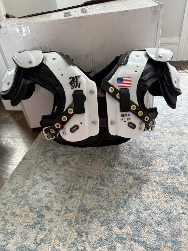 Adult MEDIUM Douglas Varsity 24SW Football Pads