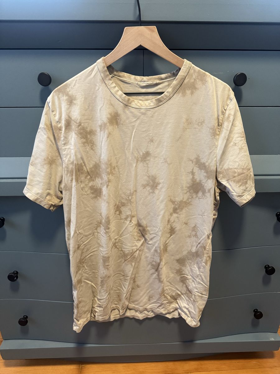 Lululemon men’s The Fundamental T Shirt Large