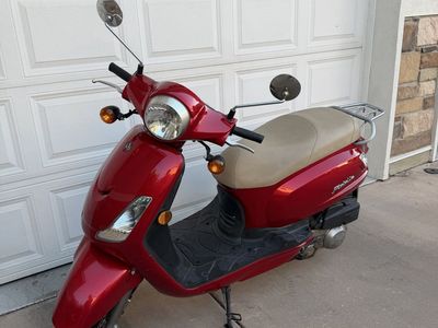 2009 SYM Fiddle moped scooter