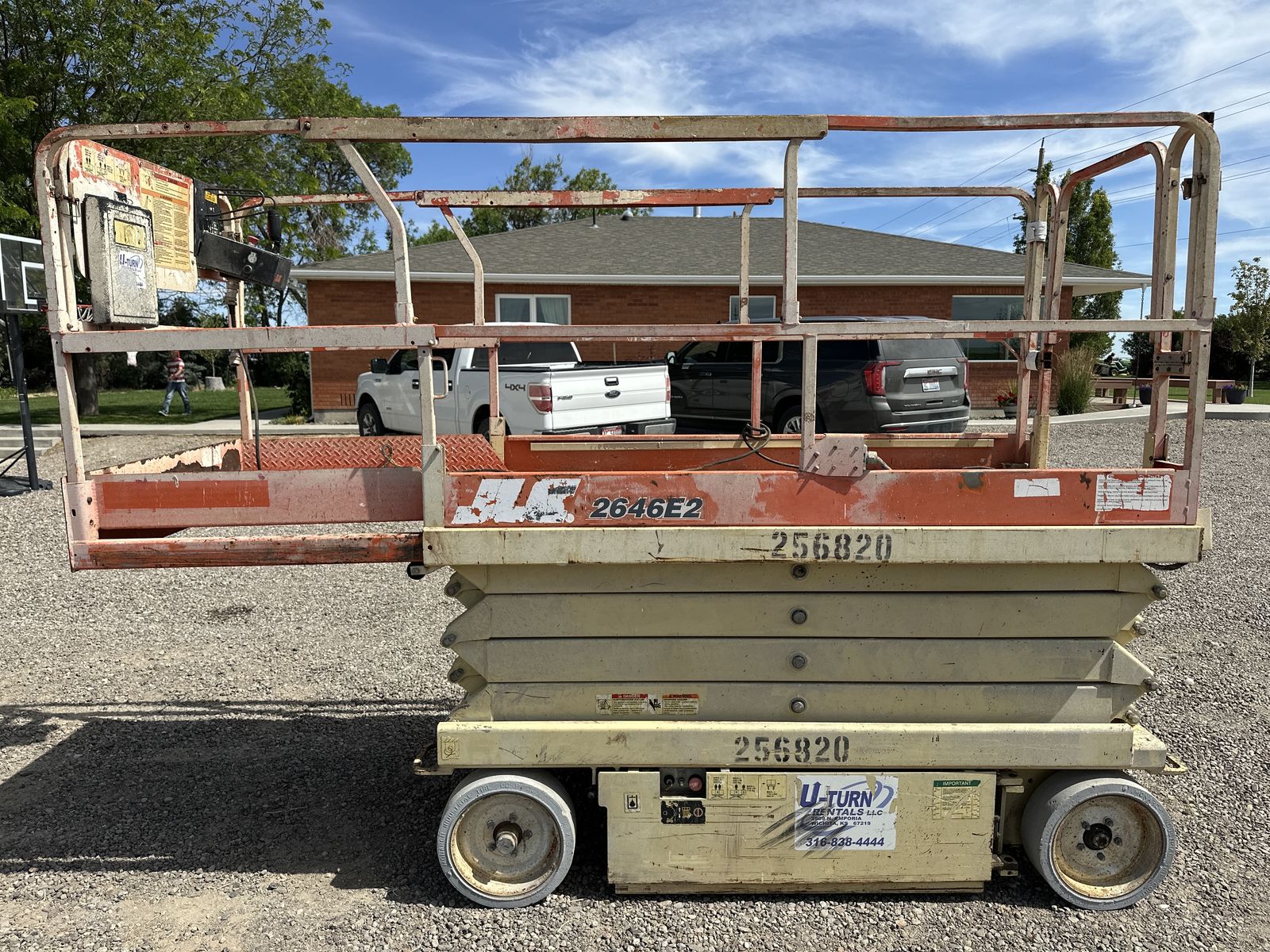 JLG 2646E2 Scissor Lift (New Batteries)