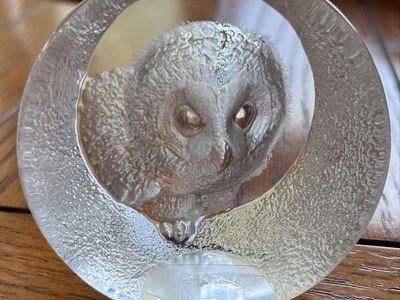 Mats Jonasson Majo Sweden Crystal Owl Paperweight Figurine Signed