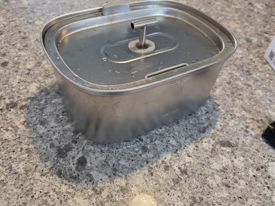 Animal water fountains & food automatic dispensers 20 each