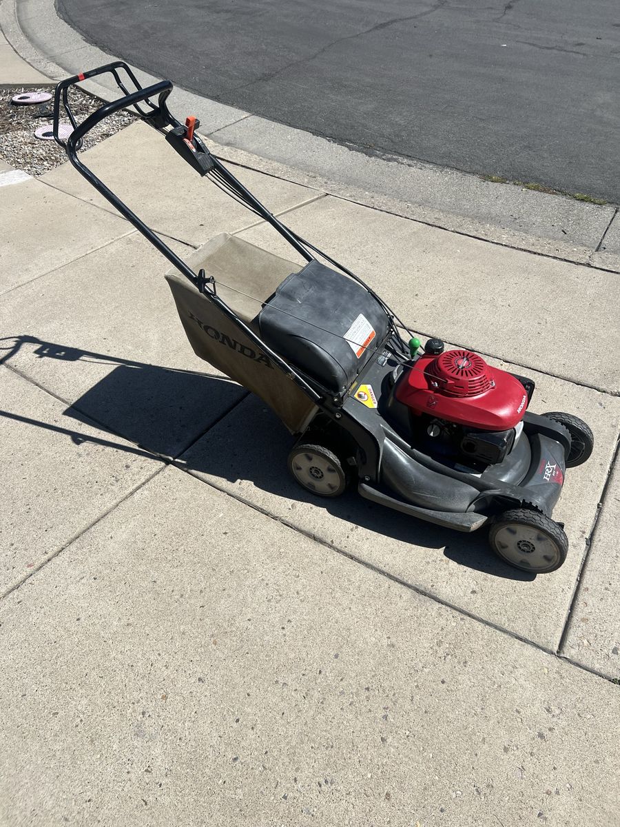 Honda HRX 217 Gas Lawn Mower