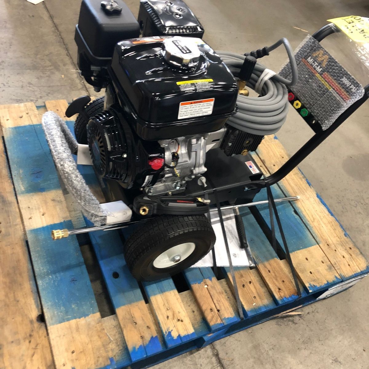 NEW!! 3000 psi 9hp Commercial Cold Water Pressure Washer