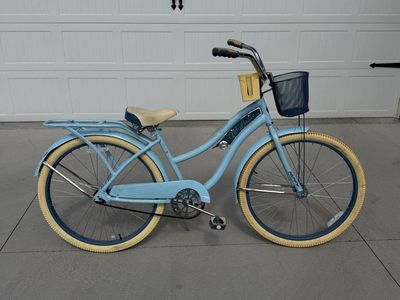 Huffy Nel Lusso Women's Cruiser Bike - Light Blue, 26-inch Wheels, Basket & Rear Rack