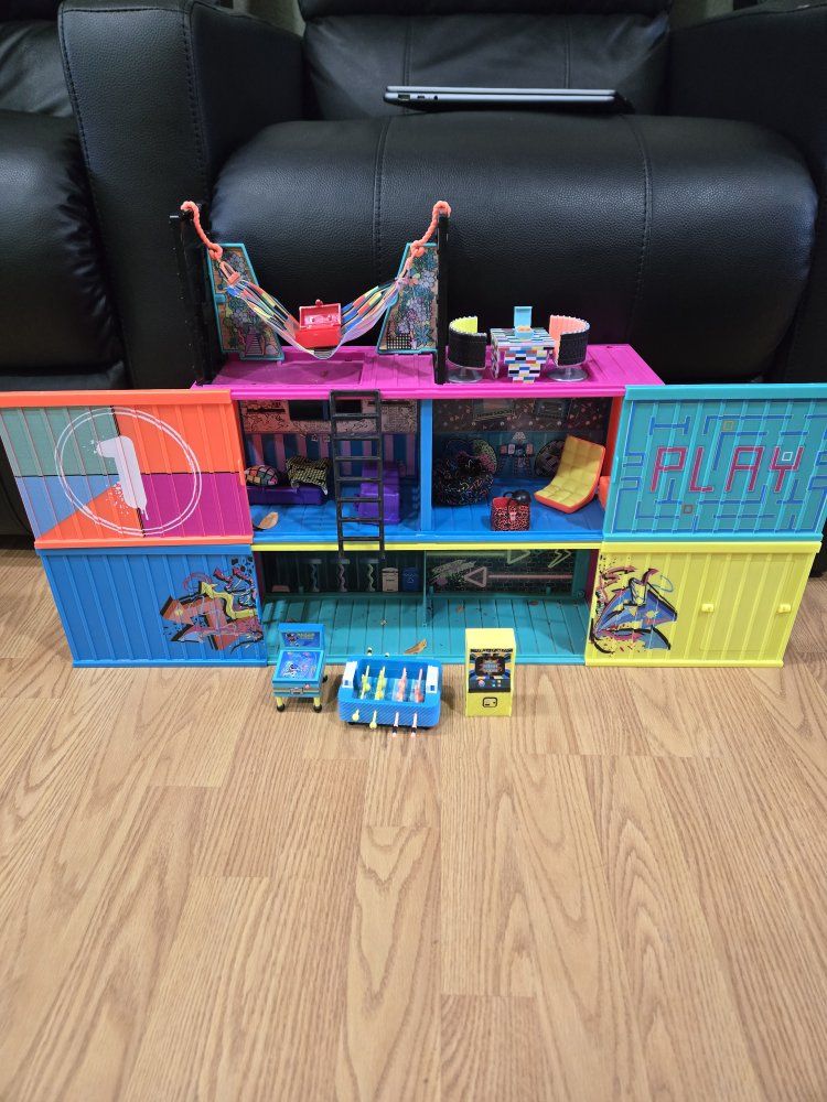 LOL doll house