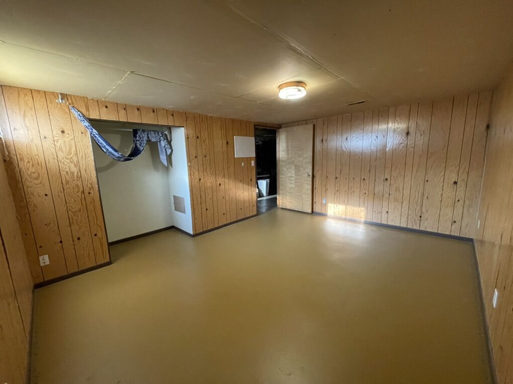 Female Only-Room for Rent