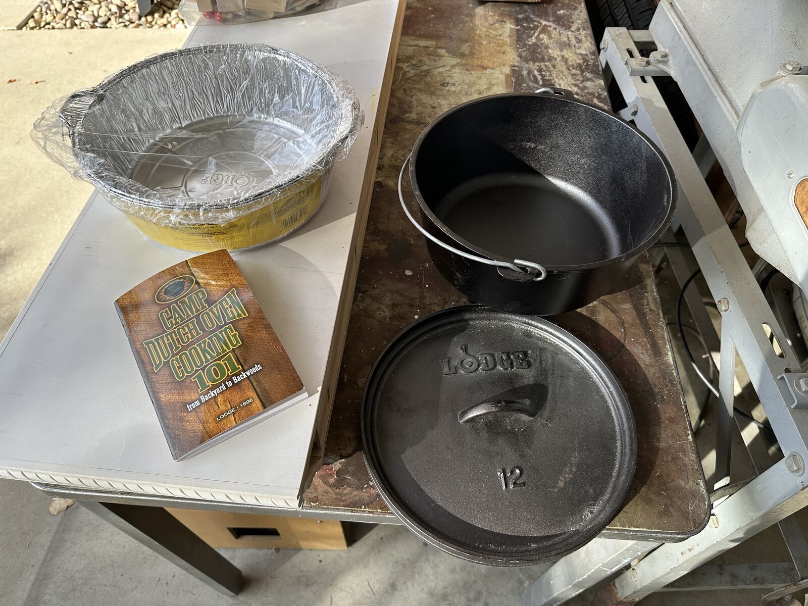 12 Inch / 8 Quart Cast Iron Deep Camp Dutch Oven — New