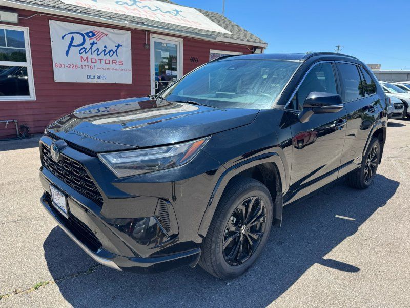2022 Toyota RAV4 SE