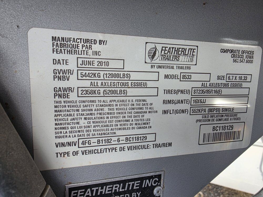 2010 Featherlite (Model 8533) All aluminum, 3-Horse, Slant-load, Gooseneck Trailer