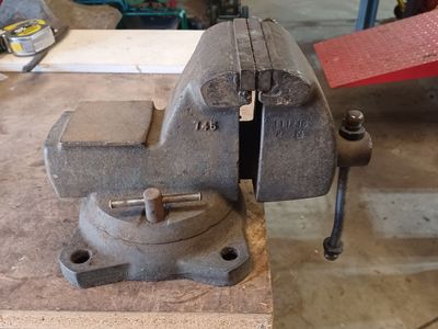 Wilton 745 mechanic vise