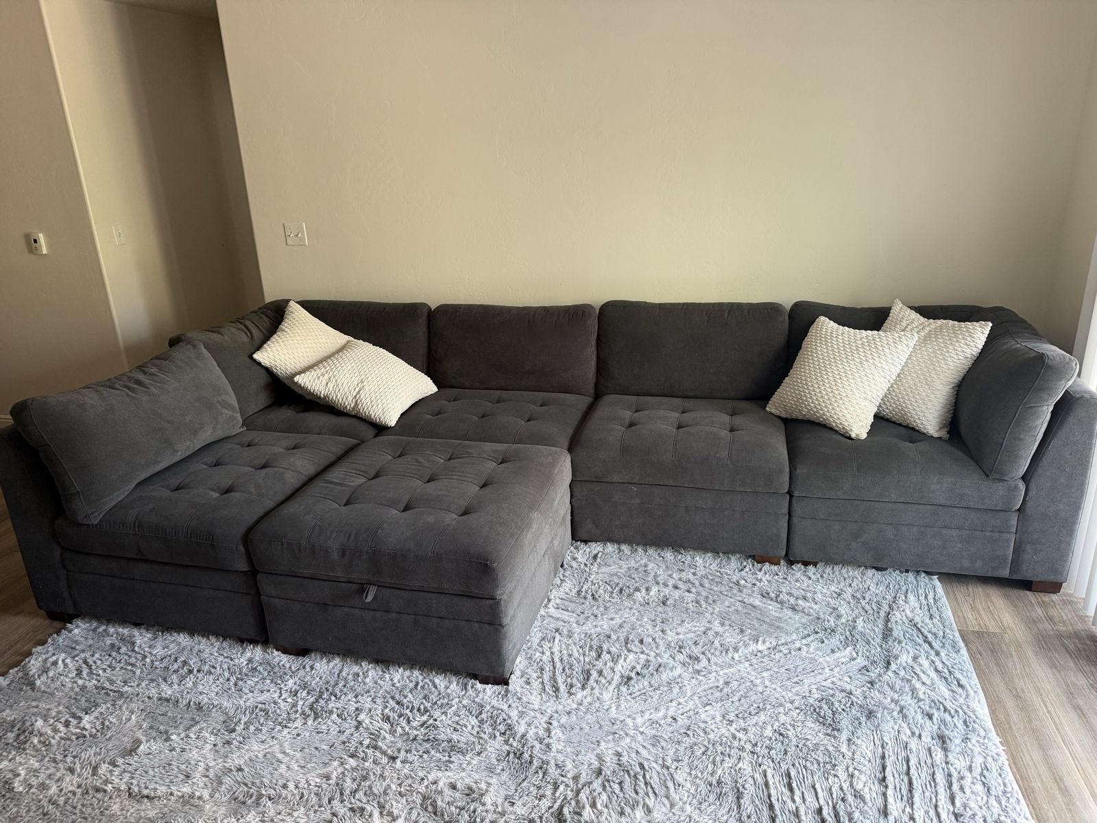 Thomasville Tisdale Modular Sectional 6-piece Dark Gray with Storage Ottoman