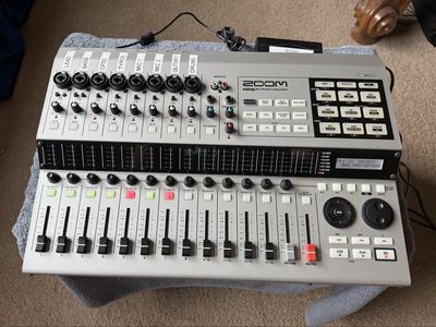 Zoom HD16 (Mint!) - Hard Disk Recording Studio / 16-Track Workstation & Controller