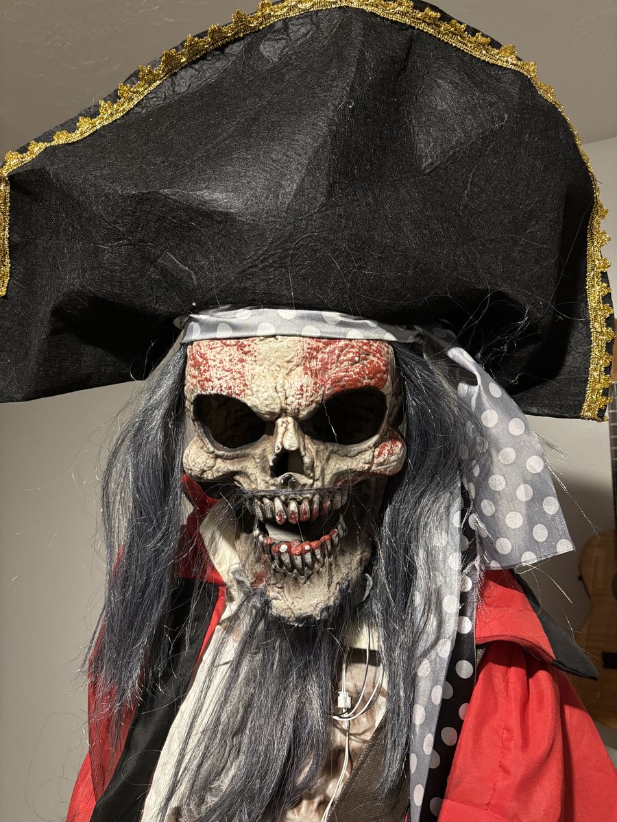 Halloween Skeleton Pirate Prop 6ft Animatronic