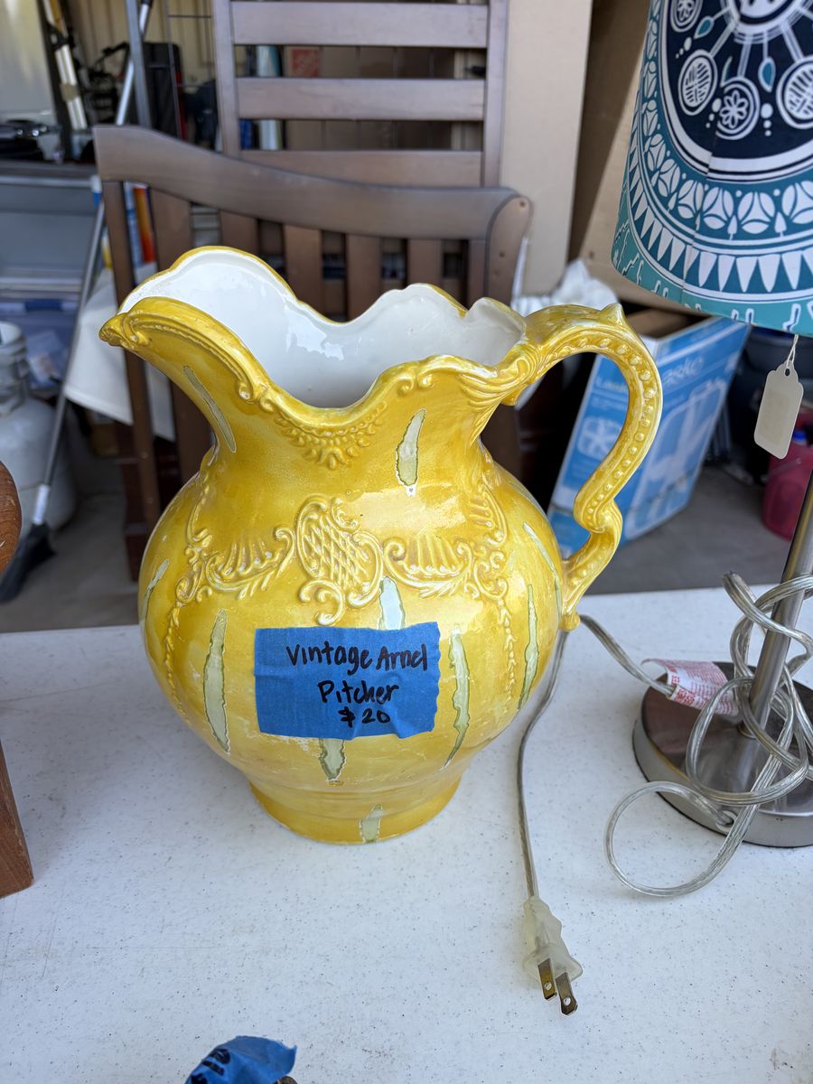 Vintage Arnel wash basin water pitcher