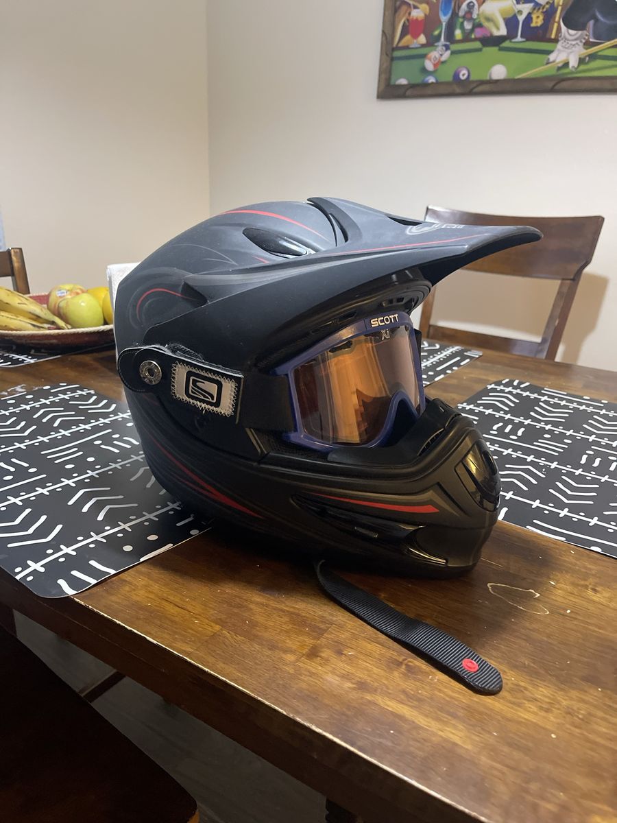 Dirt bike helmet