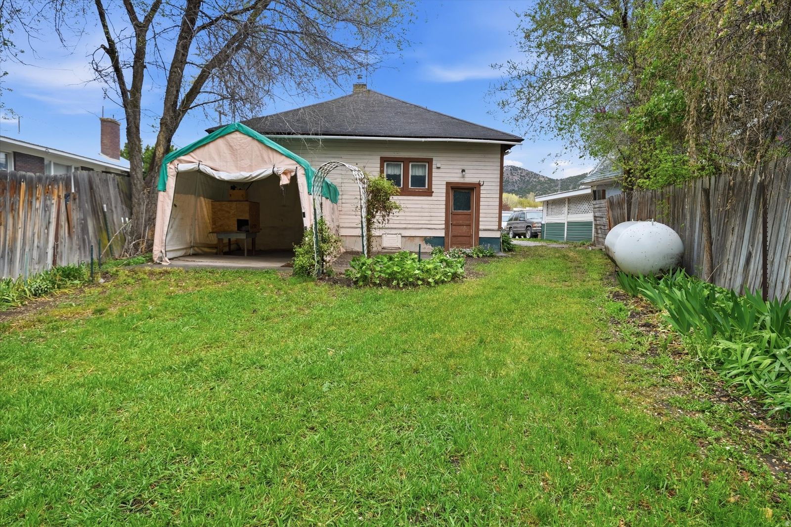 Main image 18
