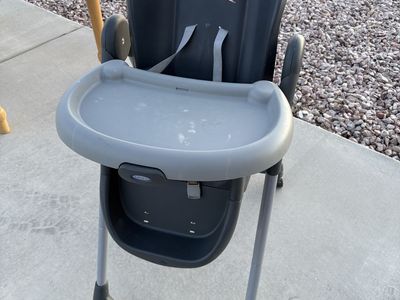 Graco Slim Snacker High Chair - Space-Saving & Portable Baby Feeding Chair