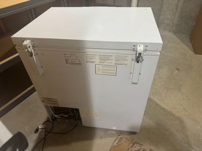 Whirlpool 7 cubic foot Chest Freezer -
