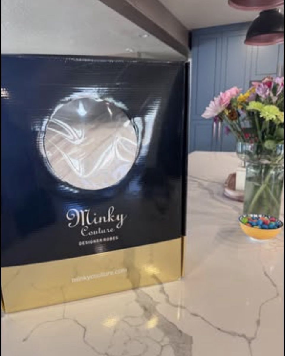 Brand New Minky Couture Robe-M/L