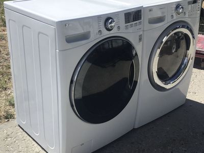 BEAUTIFUL LG FRONT LOAD TURBO, STEAM, SUPER CAPACITY, WI FI READY, STACKABLE. INCLUDES FREE DELIVERY