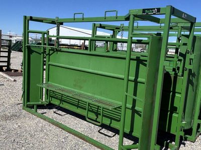 Real Tuff Cattle Adjustable Alley
