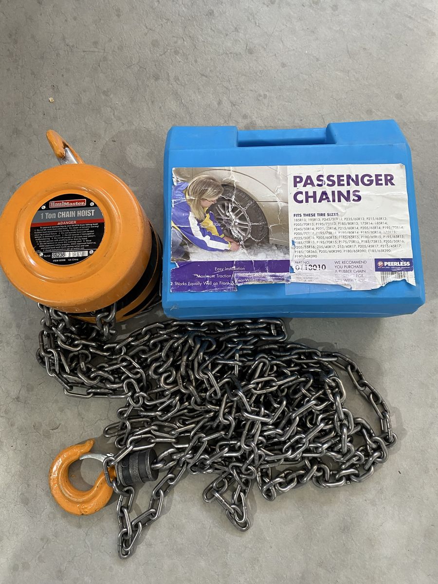 HaulMaster 1 Ton Chain Hoist & Peerless Passenger Tire Chains (Fits Many Sizes)