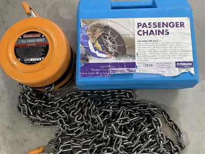 HaulMaster 1 Ton Chain Hoist & Peerless Passenger Tire Chains (Fits Many Sizes)