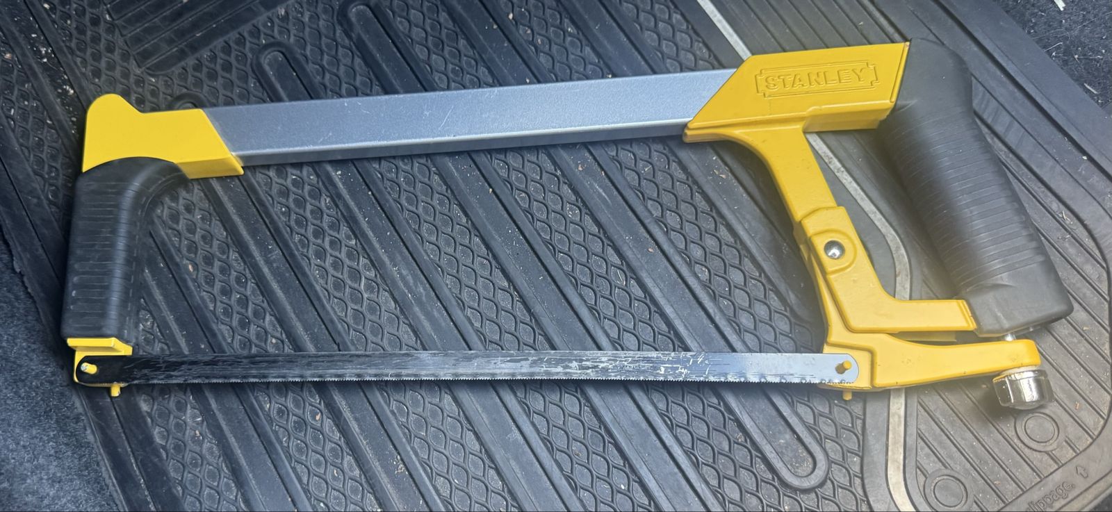 Stanley Hacksaw 12 Inch Heavy Duty Metal Cutting Saw with Comfortable Grip