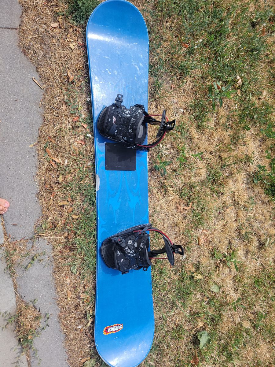 161 cm 5150 Caprice snowboard with bindings