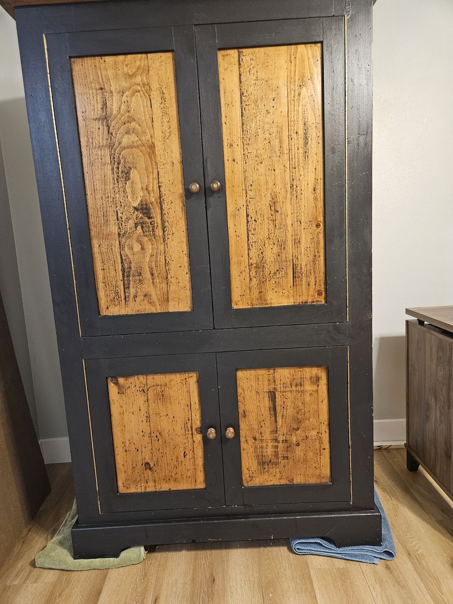 Solid Wood Entertainment Hutch