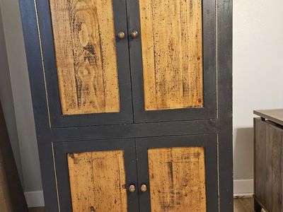 Solid Wood Entertainment Hutch