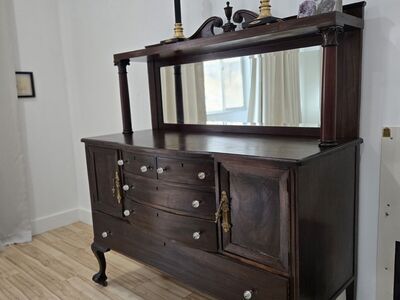 Solid Wood Vintage Buffet / Sideboard with Mirror Hutch – Excellent Condition