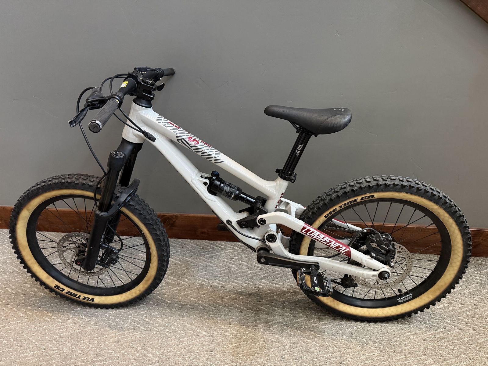 Commencal Jr Clash 20 (2020) Full Suspension MTB