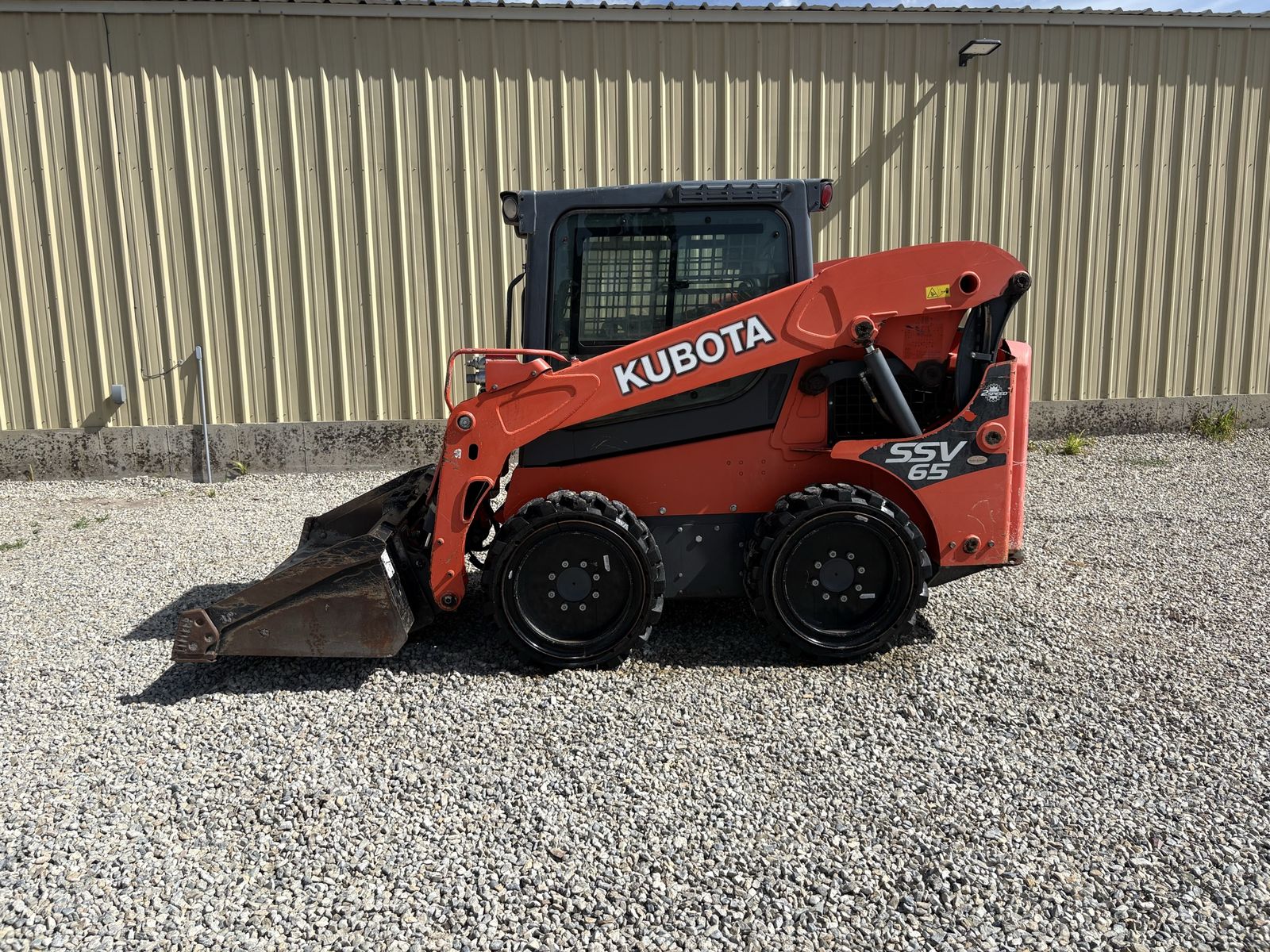 2015 kubota SSV 65 skidsteer, only 2490 hours