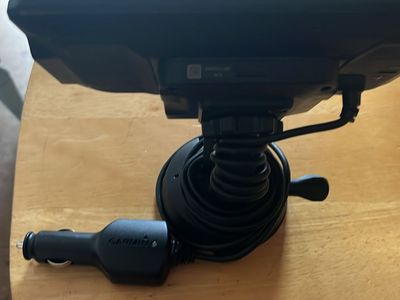 Garmin dezel OTR810 MT-S with mount
