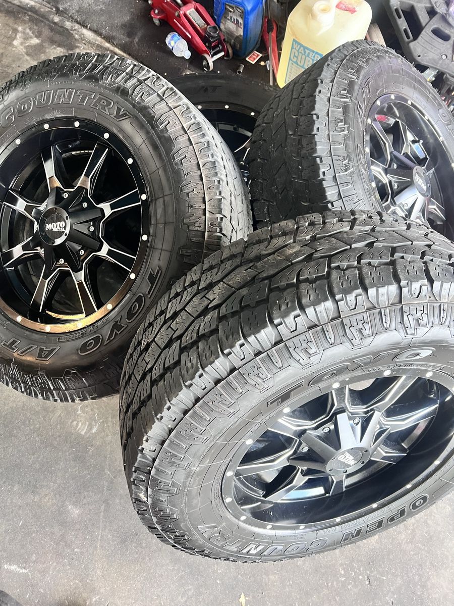 18x9 Moto Metal 6x5.5 And 6x135 With Toyo 33s
