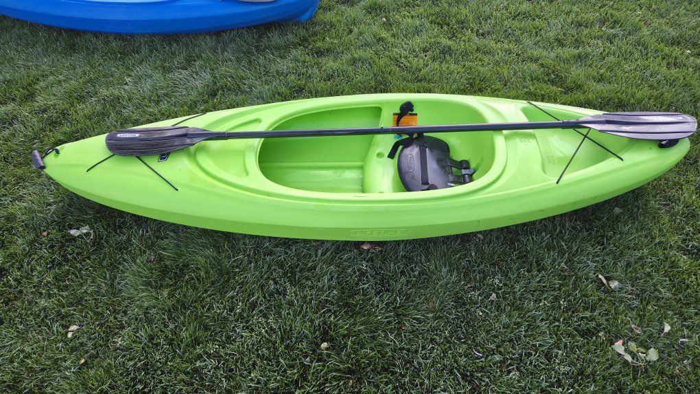 Lifetime Pacer Kayak with Paddle - Green- up to 200lb capacity