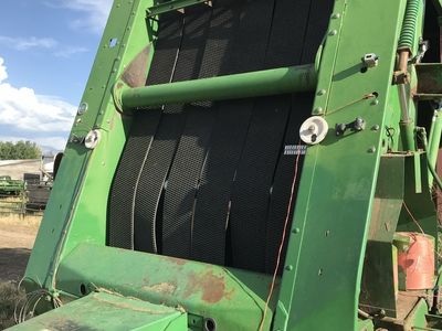 John Deere 435 Round Baler